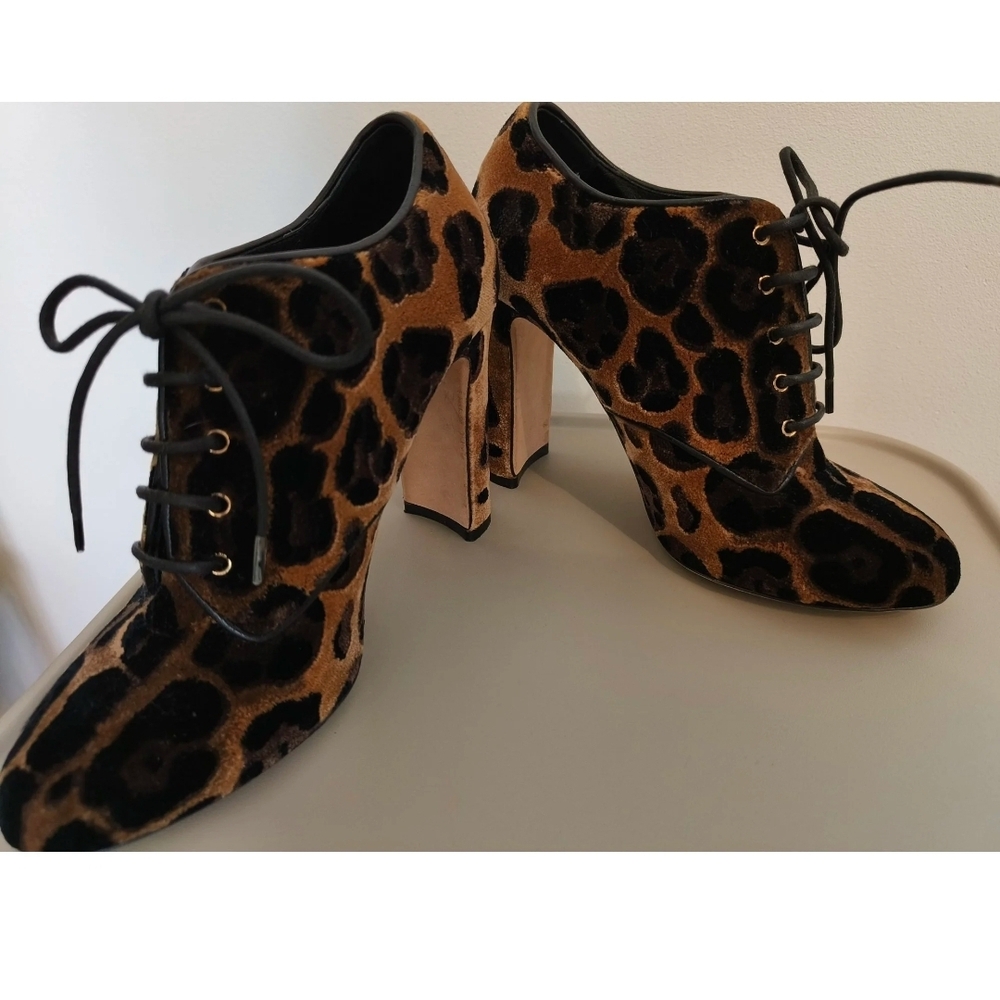 Dolce & Gabbana Leopard Velvet Animal Print Ankle Shoe Boots 37 EUC Size 6